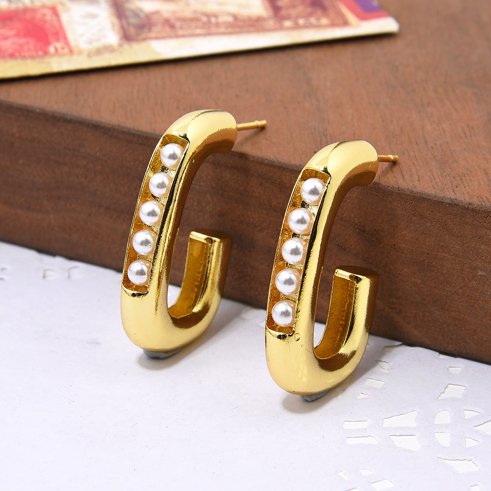 Wholesale  simple copper inlaid zircon C- shaped earrings