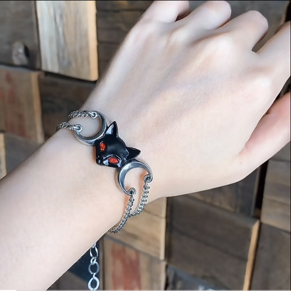 Wholesale Dark Street Style Cat Head Bracelet Zinc Alloy Red Eyes Unisex Fashion Accessory