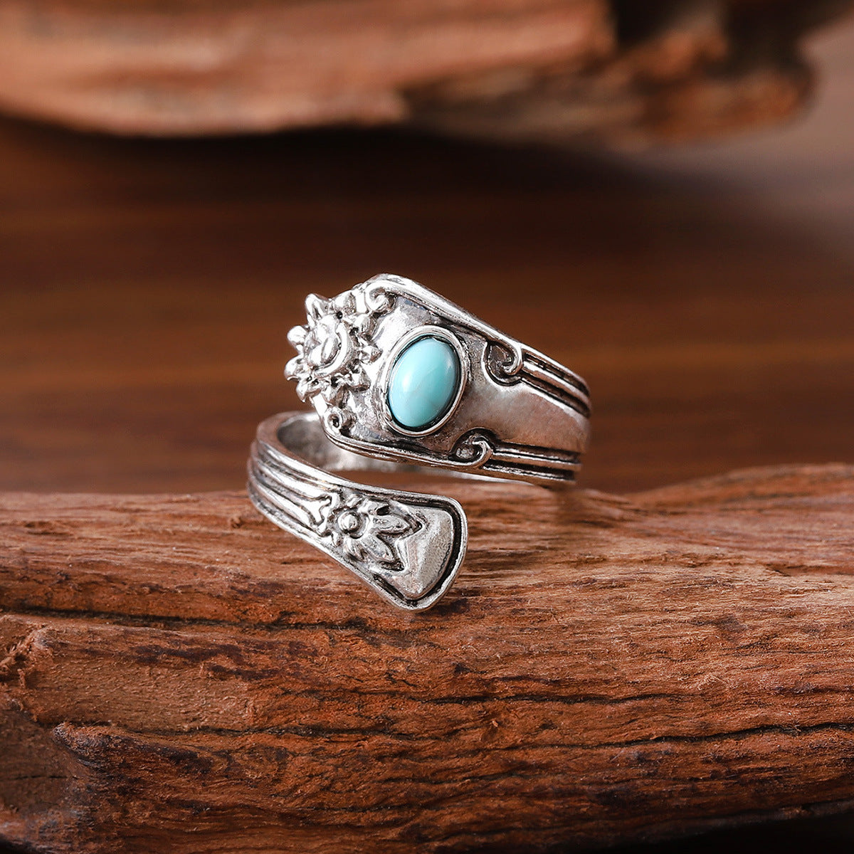 Wholesale Retro Bohemian Turquoise Carved Floral Open Adjustable Ring Antique Silver Zinc Alloy Unisex Fashion Accessory For Boutique Resale