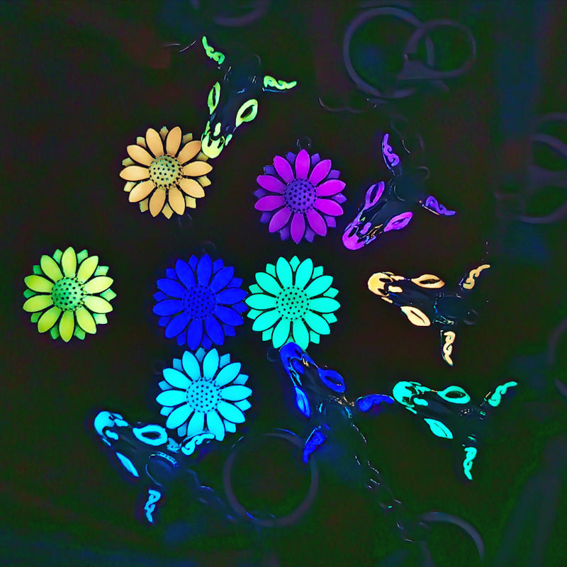 Wholesale Retro Western Style  Luminous Niutou Turquoise Fluorescent Metal Keychain