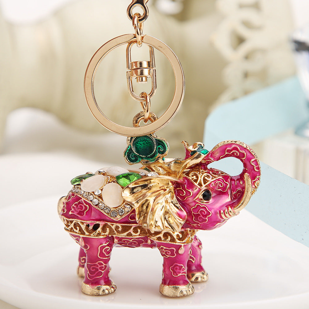 Wholesale  car key chain cute elephant pendant alloy key chain ornaments cartoon small gift in stock creative