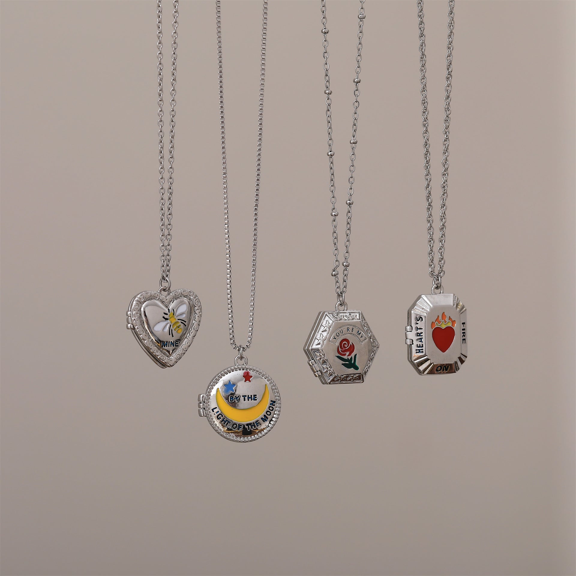 Wholesale  y2g style necklace Women's Open and Close album Moon rose drop oil necklace