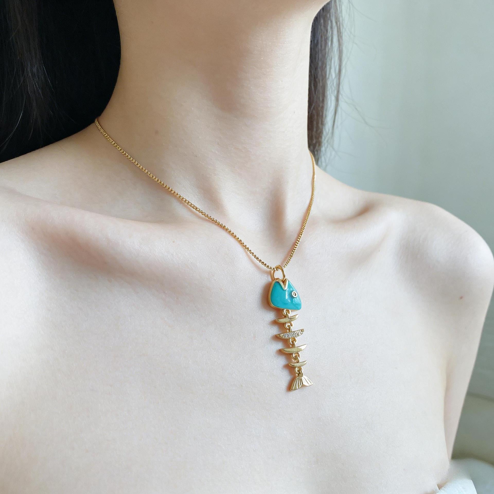 Wholesale Ocean Series Fishbone Pendant Necklace Copper Electroplated Fashion Accessory