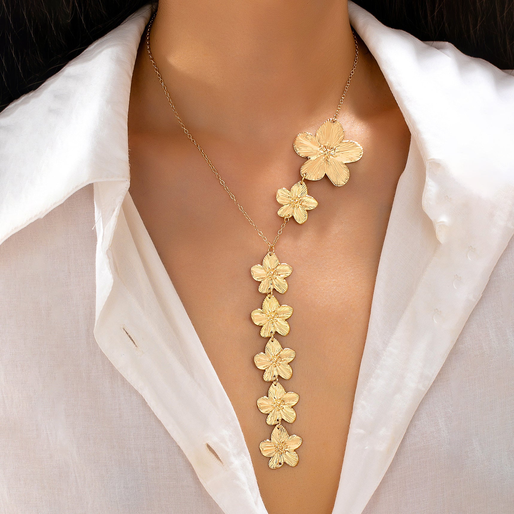 Wholesale Gold Flower Pendant Necklace Fashion Jewelry Accessory Trendy Party Gift Boutique Resale