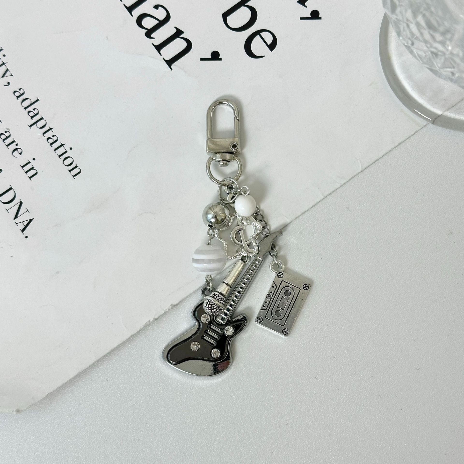 Metal guitar keychain material example