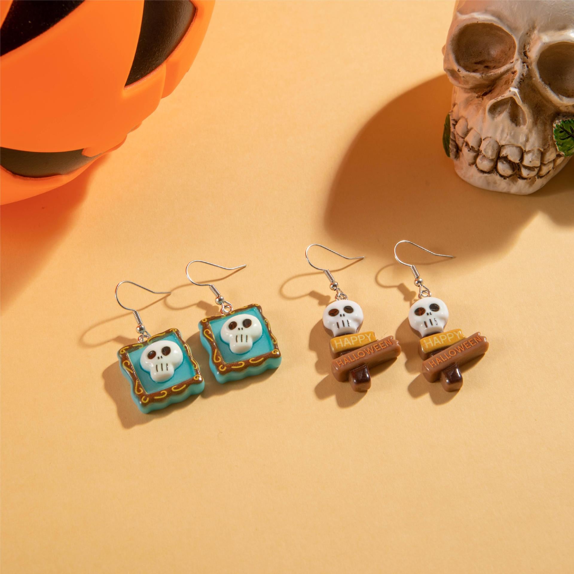 Wholesale  Funny Acrylic Skull Earrings