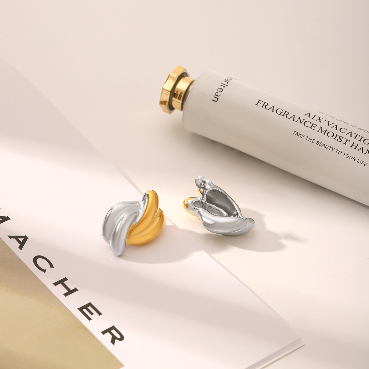 Wholesale  gold and silver color matching geometric twist-shaped stainless steel gold-plated earrings