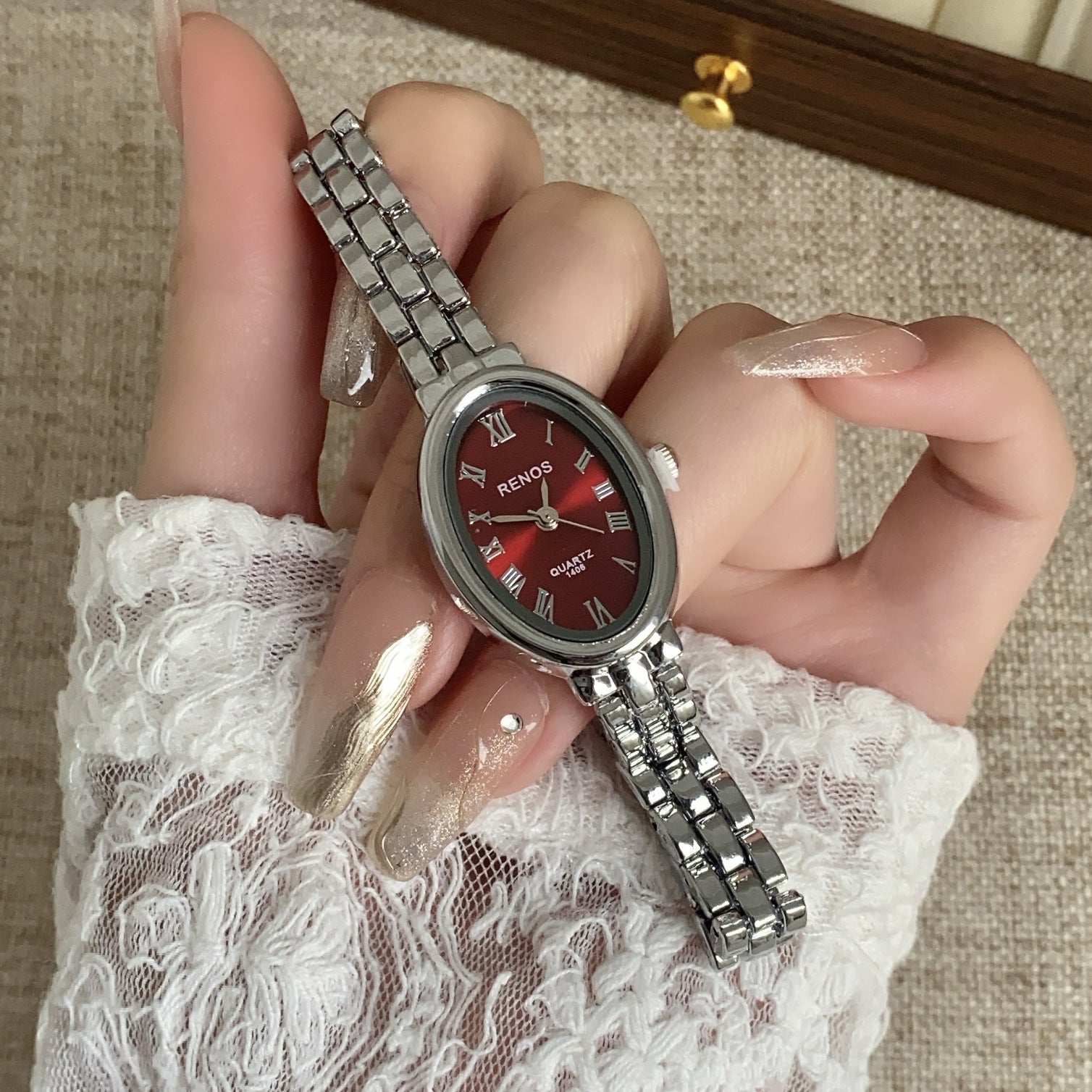 Wholesale Stylish Oval Classic Retro Women S Quartz Watch Everyday Fashion Accessory