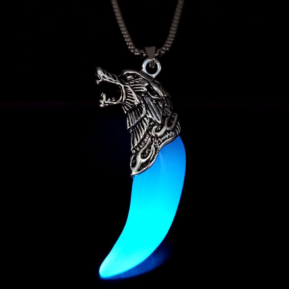 Wholesale Retro Luminous Wolf Tooth Men' s Pendant