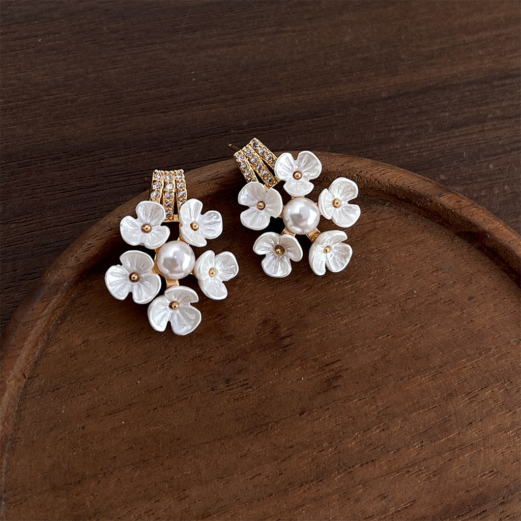 Wholesale White Camellia Heart Shape Flower Earrings for Party Wear Fashion Accessory