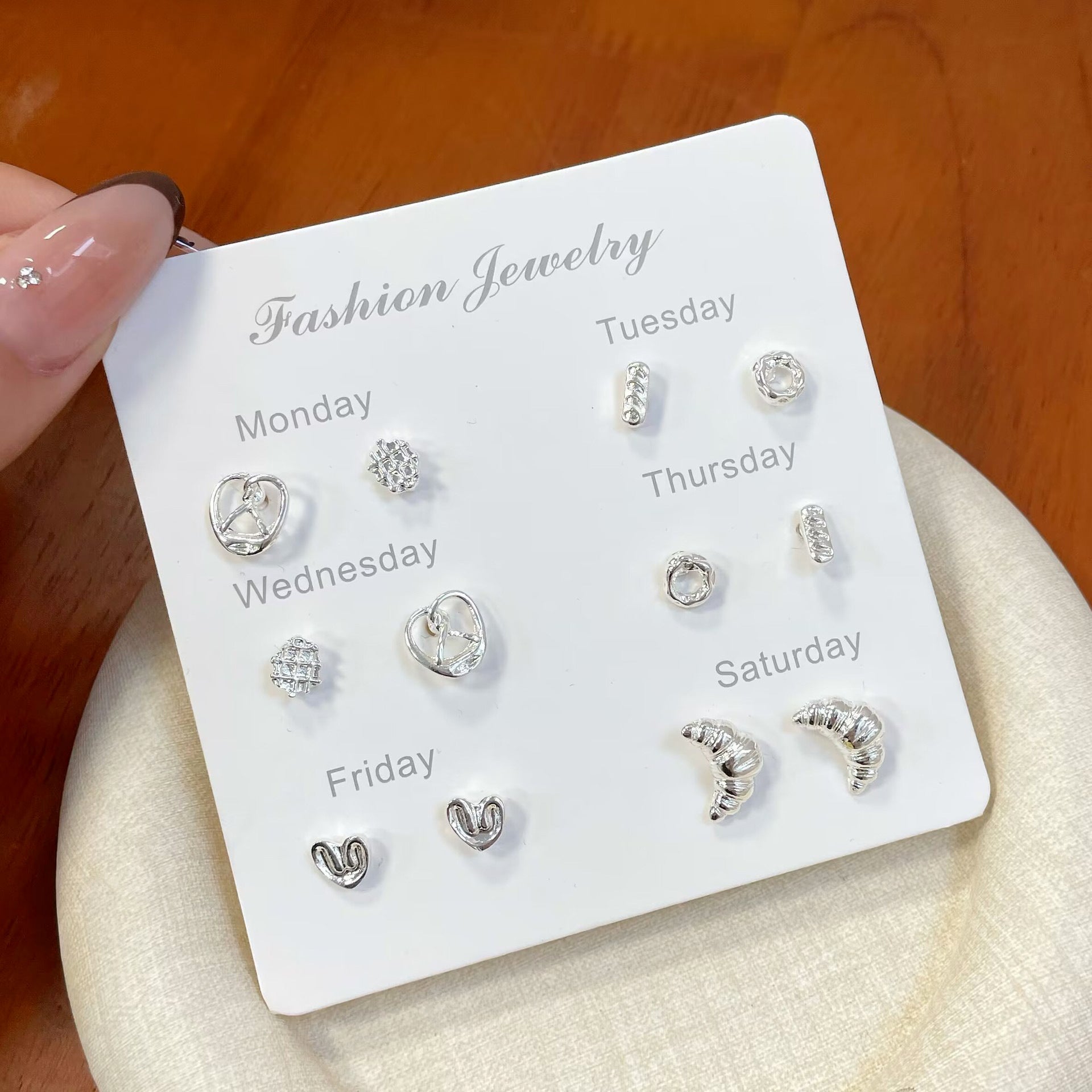 Wholesale Exquisite and Compact Mini Earring Set Silver Needle Earrings Simple Small Earrings