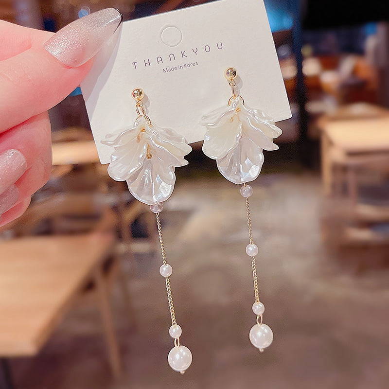 Wholesale Simple and Luxurious Heart-shaped Pearl Earrings