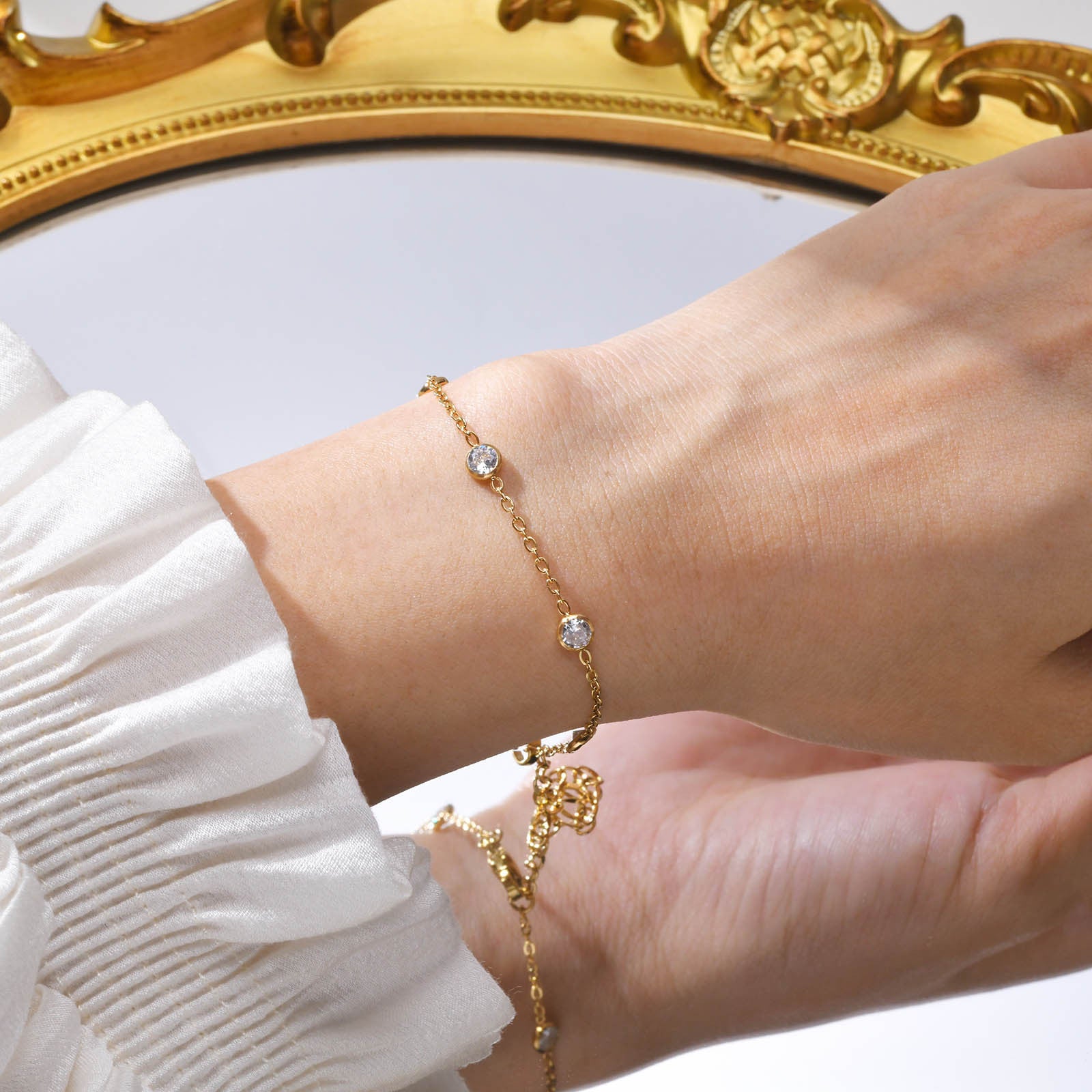 Wholesale Retro Gold Tone Stainless Steel 5 Stone White Zircon Bracelet Women S Chic Geometric Jewelry Accessory For Gift Or Boutique Resale