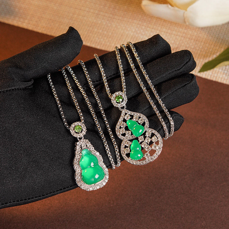 Wholesale New Chinese Style Green Pendant Necklace Long Chain Fashion Accessory for Women Boutique Resale