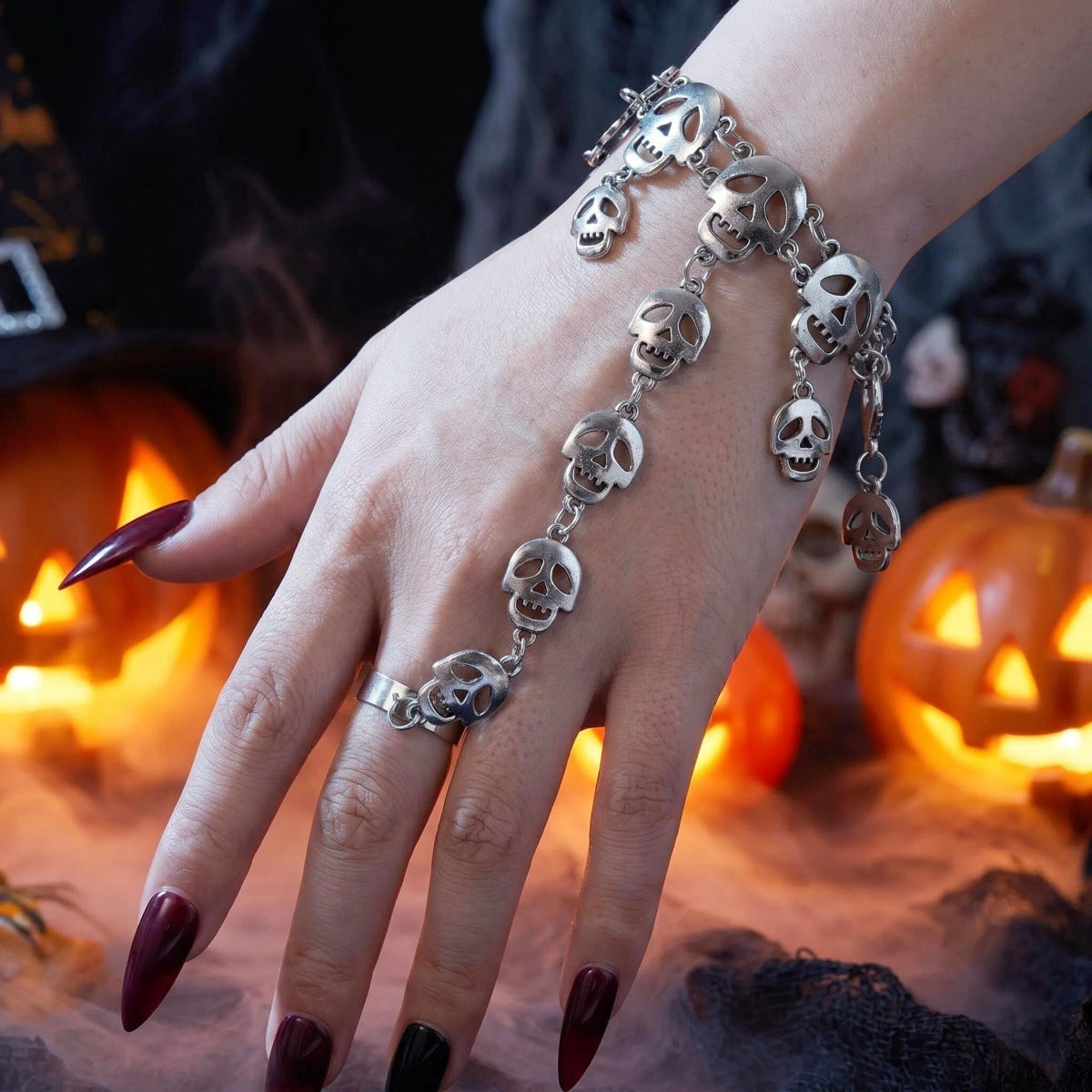 Wholesale Punk Retro  Skull Connecting Finger Bracelet Zinc Alloy Antique Bronze Women' s Party Jewelry Gift