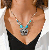 Wholesale Silver-Tone Alloy Vintage Ethnic Hollowed Turquoise Pendant Necklace,  Jewelry Accessory