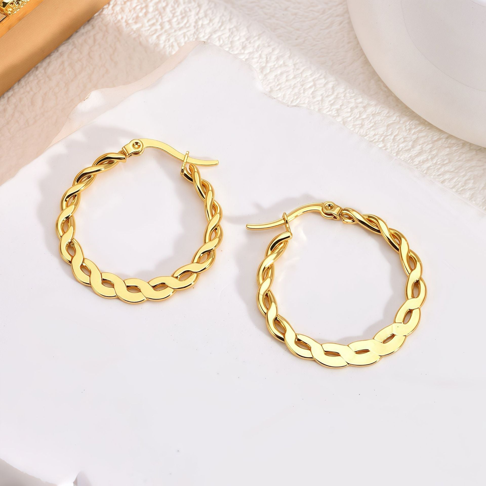 Wholesale Gold Stainless Steel Circle Earrings Wide Chain Design Three Styles Party Wear Jewelry Accessory