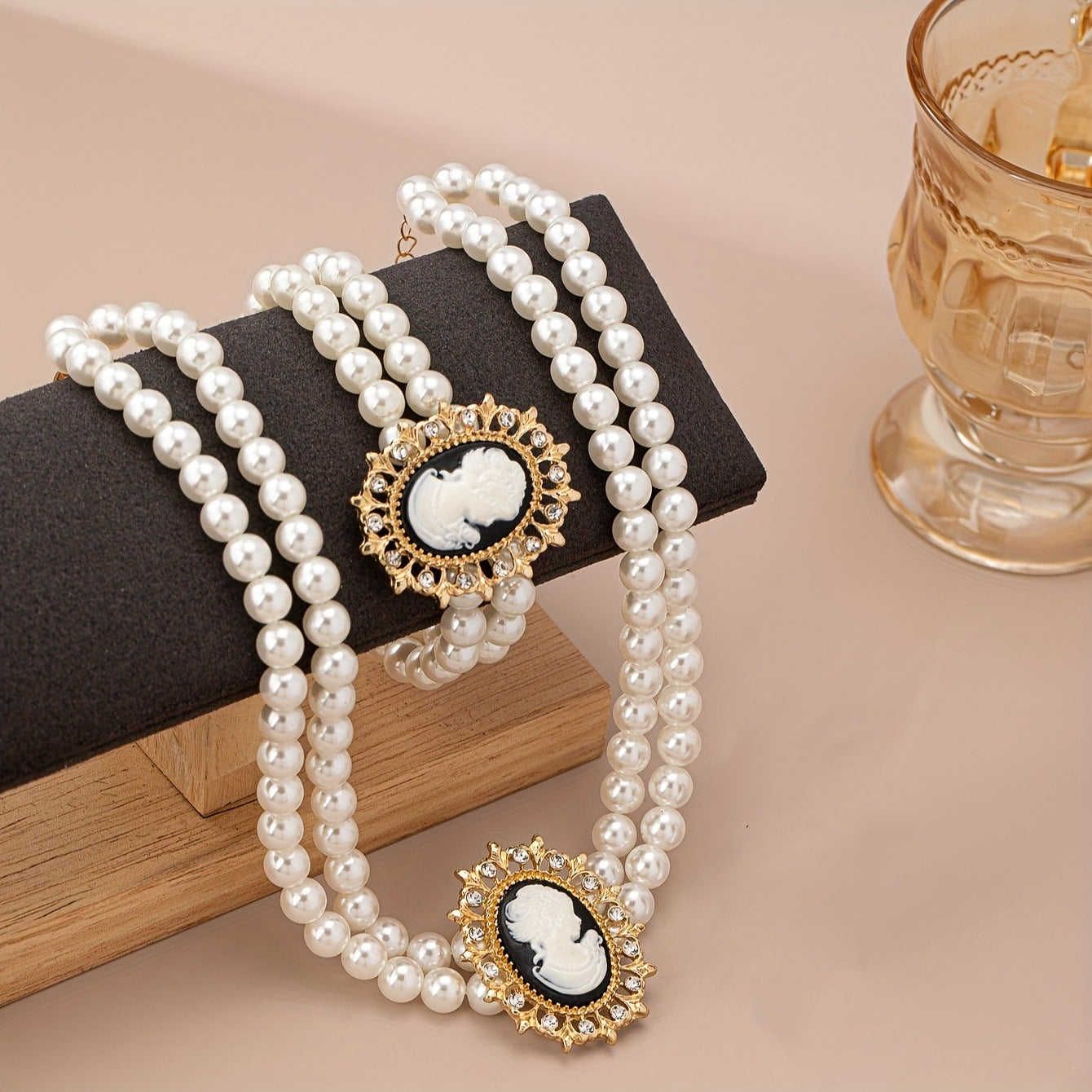 Wholesale  Light Luxury  Rhinestone Classic Fashion  Necklace