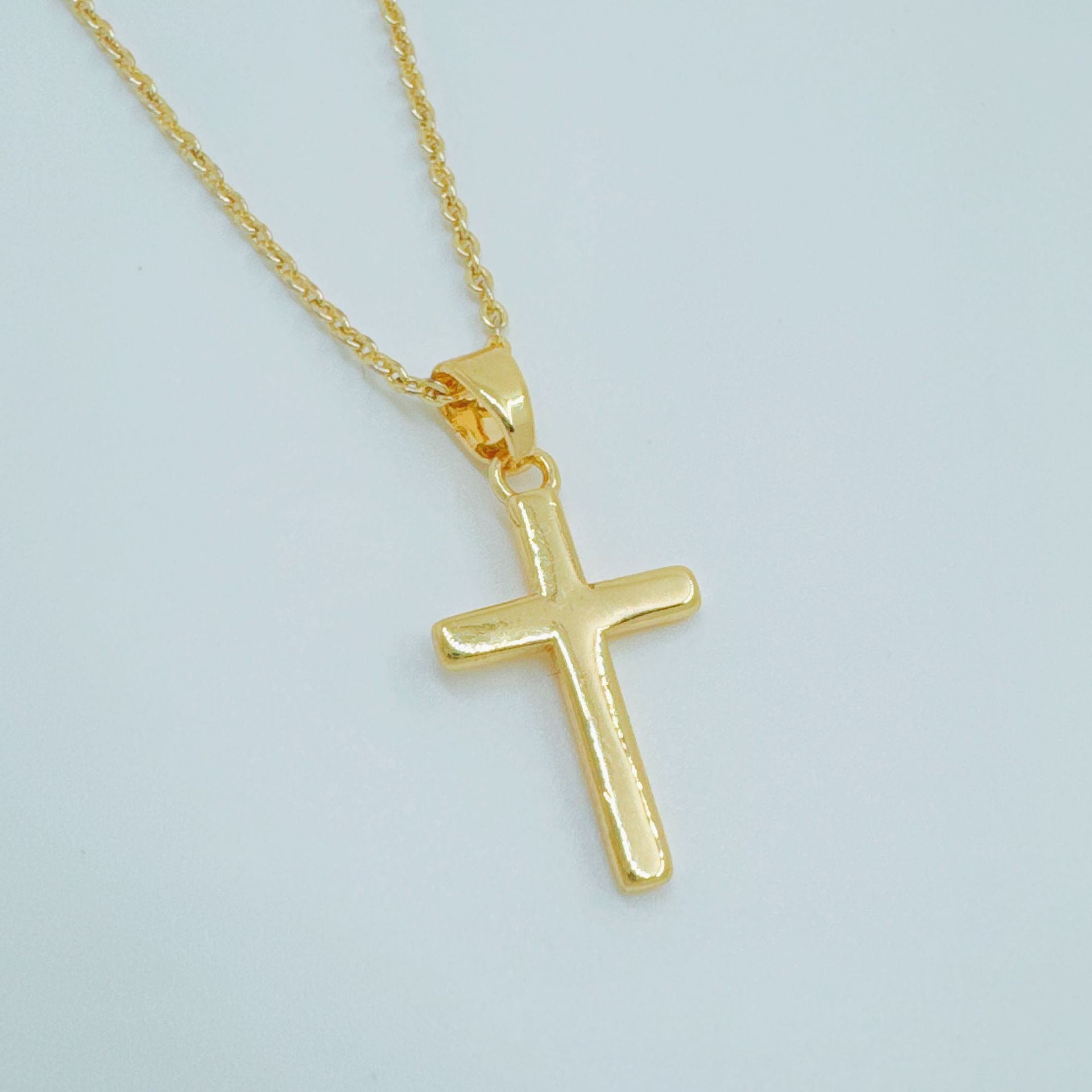 Wholesale Light Luxury Design Copper Gold Plated Micro Inlaid Zircon Cross Necklace