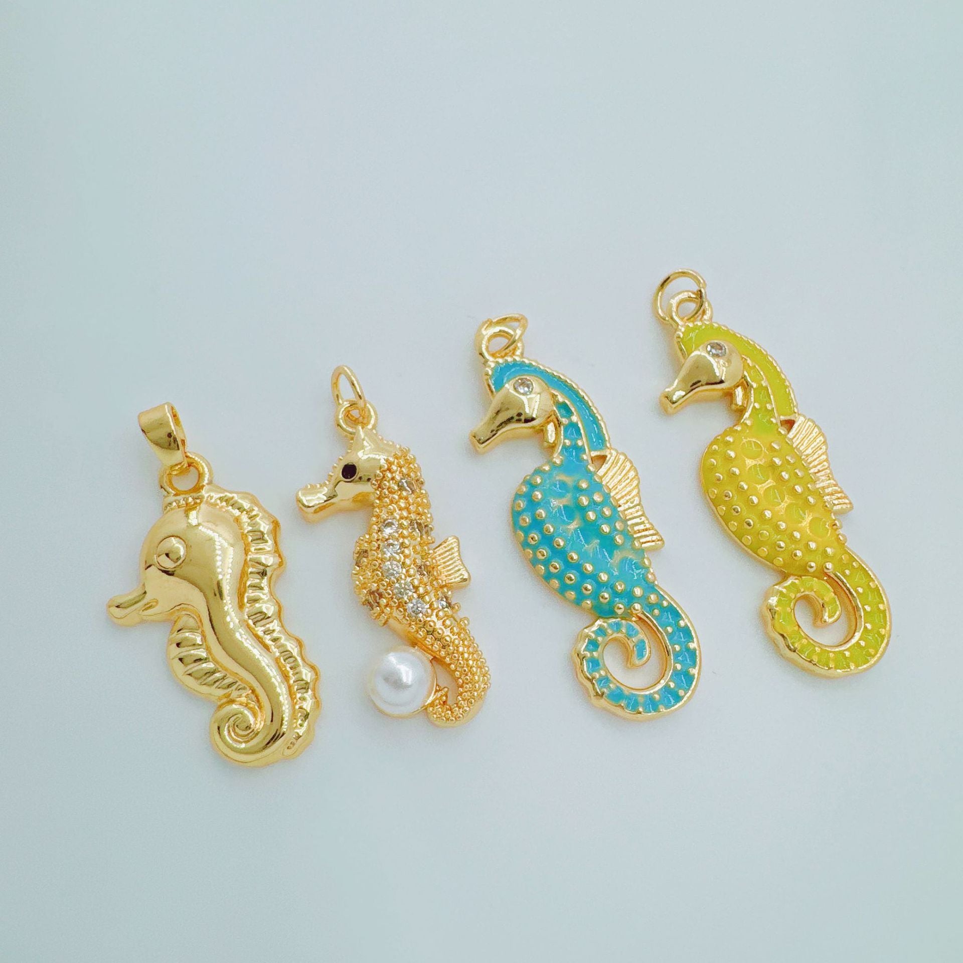 Wholesale Gold Plated Copper Pendant Necklace European Style Oil Painting Design Jewelry Accessory for Resale