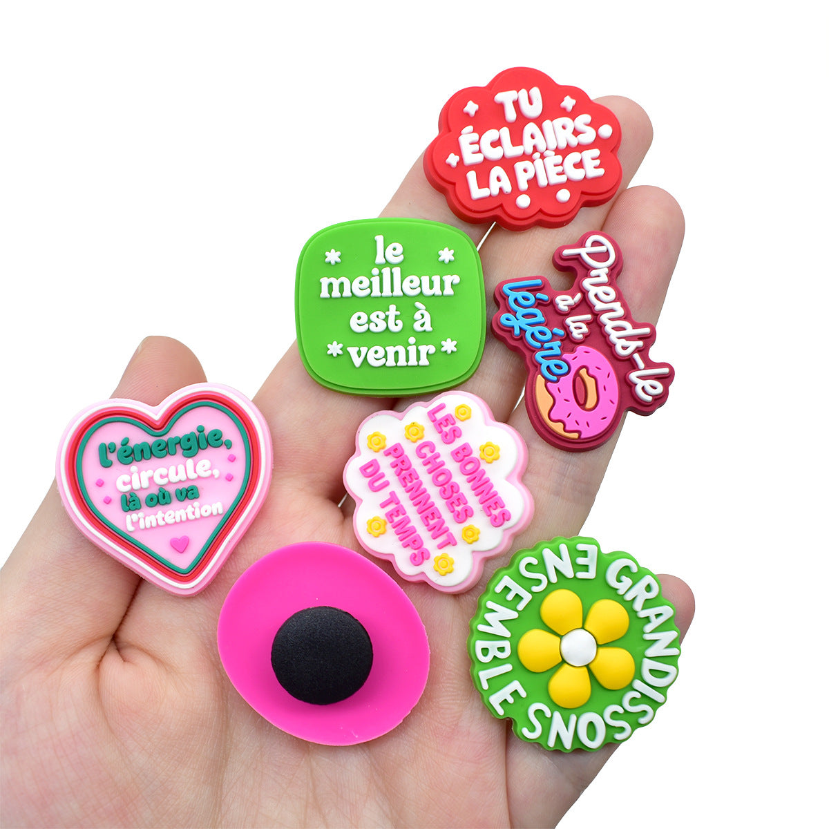 Serie di frasi francesi casuali all'ingrosso da 100 pezzi di cartoni animati di zoccoli Decorazione con fibbia per scarpe in gomma morbida in PVC