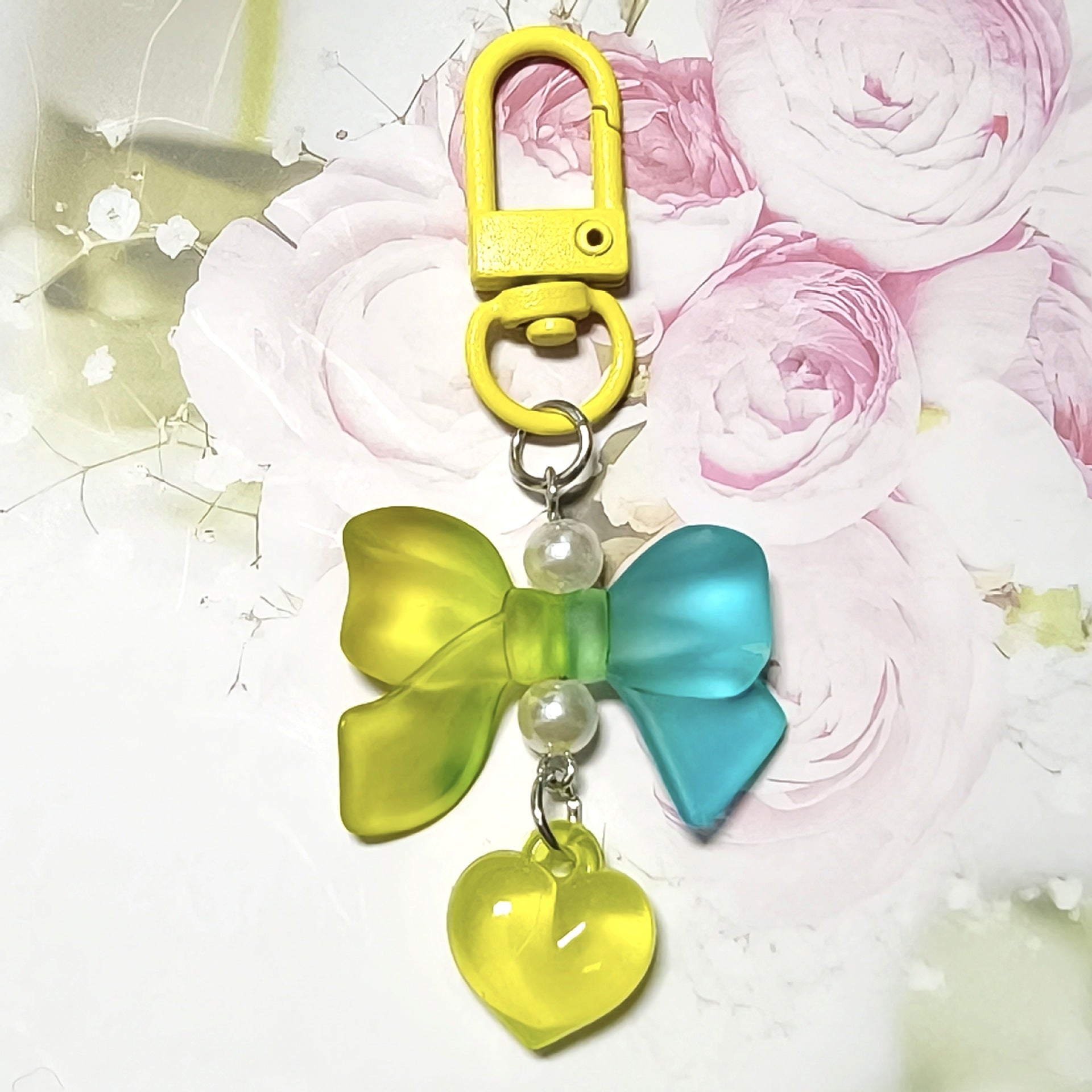 Wholesale Bow Pearl Heart Pendant in Candy Color