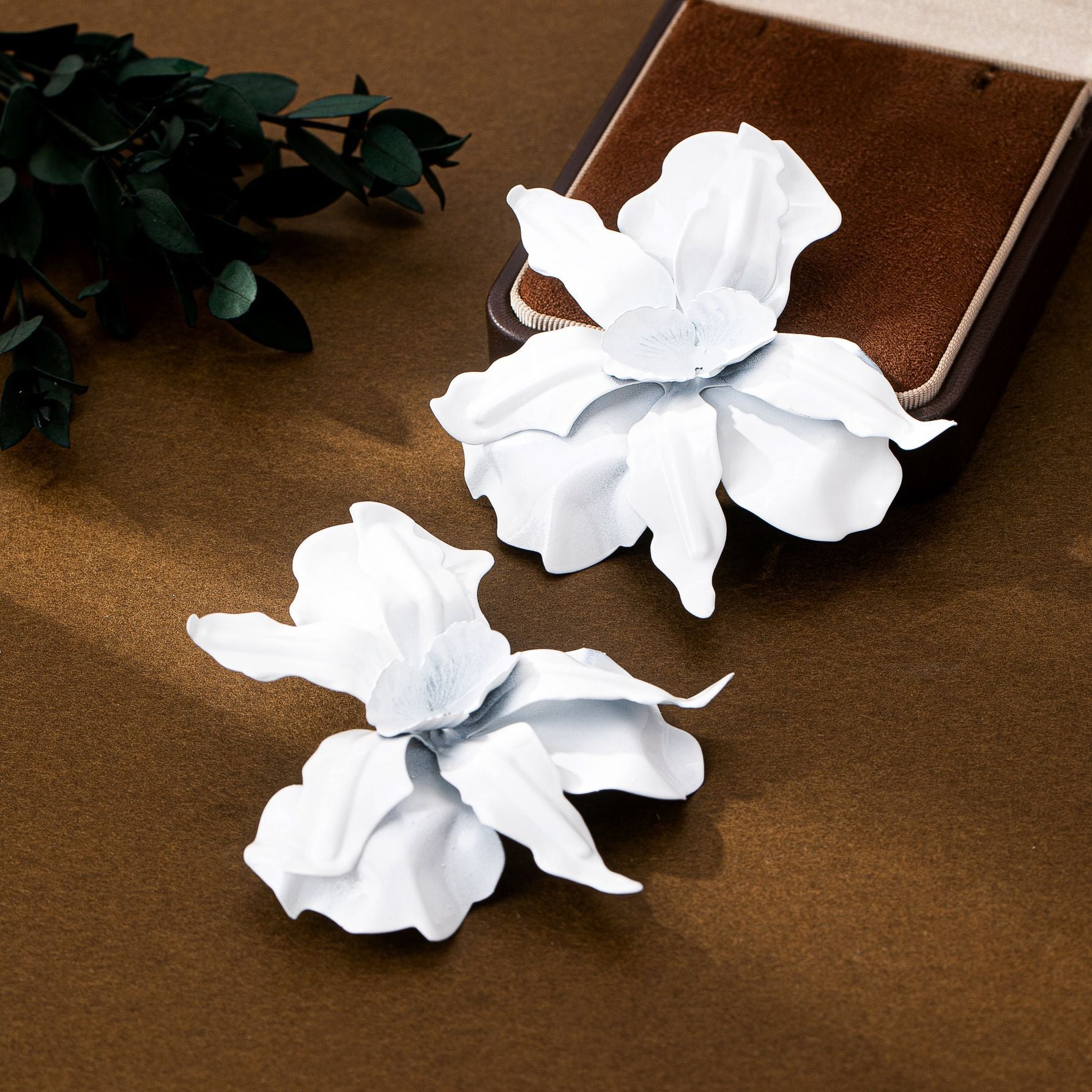Wholesale White Flower Earrings For Women Trendy Alloy Jewelry Accessory For Party And Everyday Wear