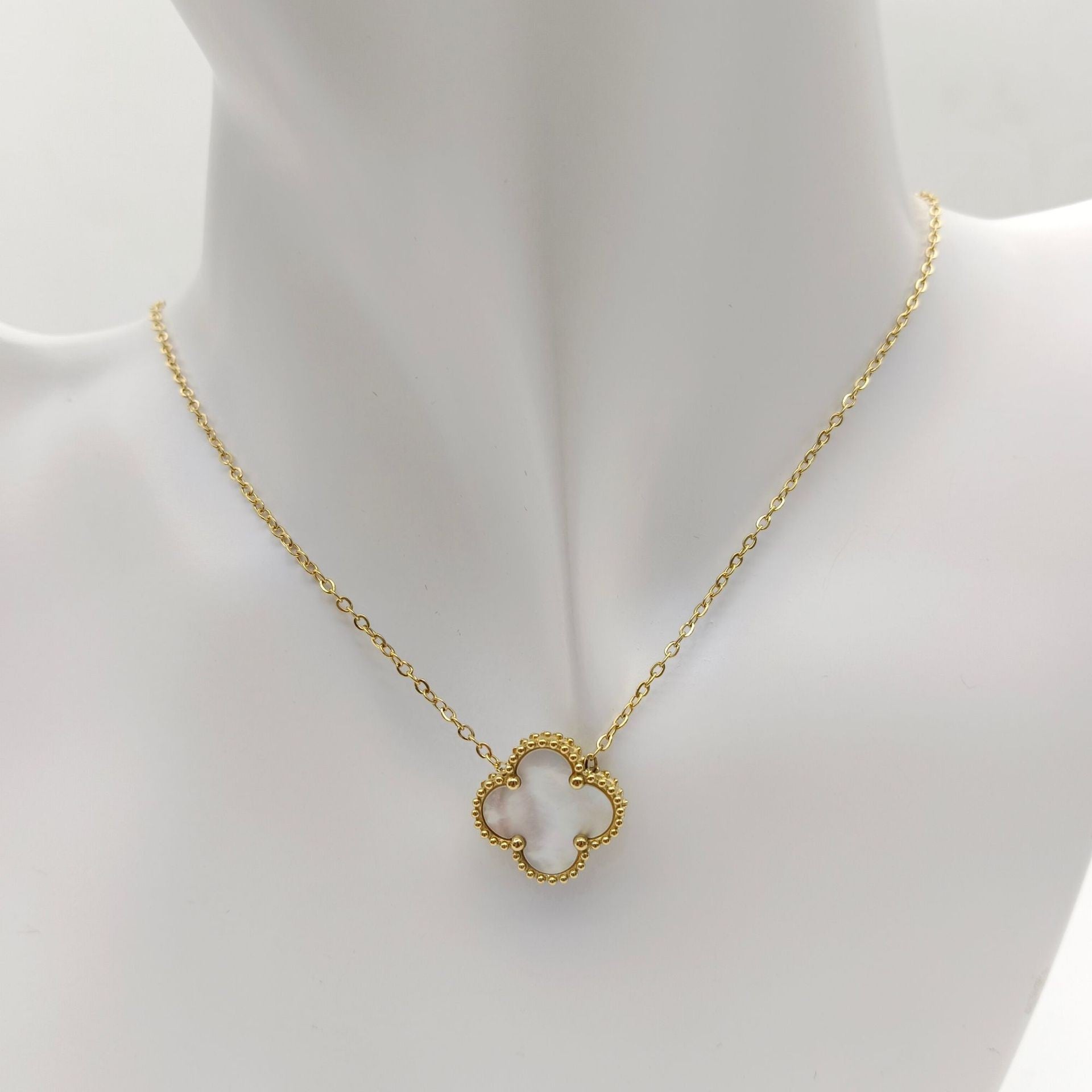Wholesale Four-Leaf Clover Necklace Pendant Double-Sided Mother-of-Pearl 18K Gold Plated Gift Jewelry Accessory