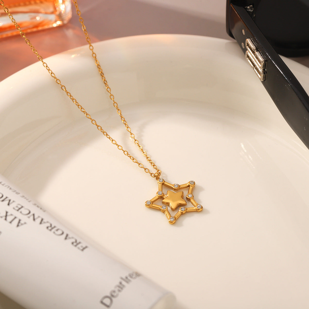 Wholesale diamond hollow five-pointed star titanium steel necklace