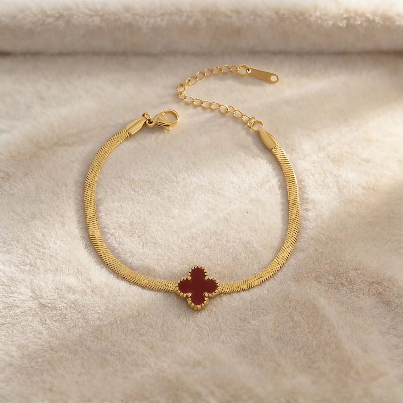 Wholesale Lucky Clover Bracelet in Titanium Steel |  Women' s Snake Bone Chain Jewelry Accessory for Everyday Wear or Gift