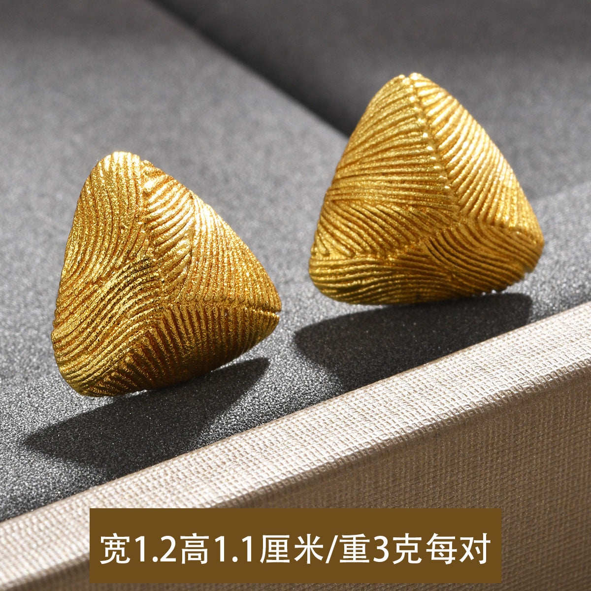 Wholesale retro personality temperament sand gold earrings