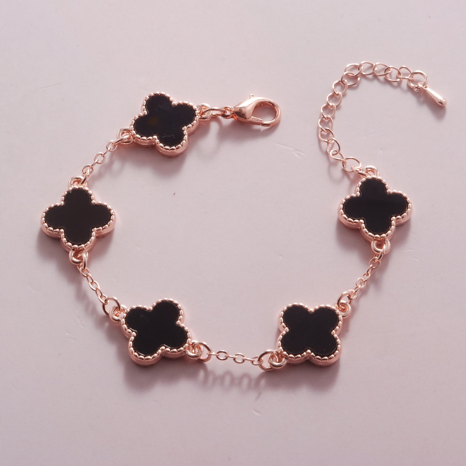 Wholesale Light Luxury Bracelet Alloy Diamond Four-leaf Clover Bracelet ACCVIP-BT-Zhum001