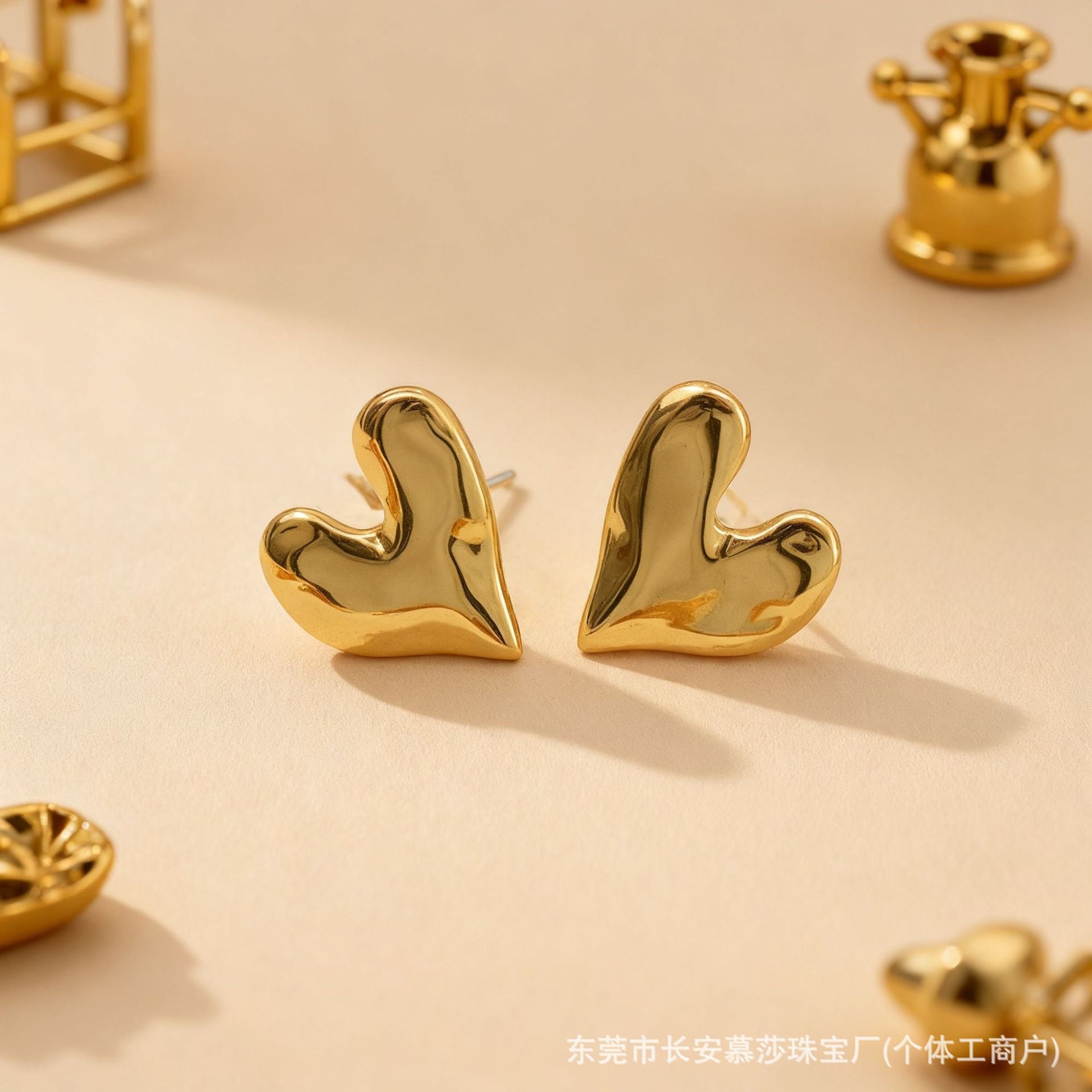Wholesale Modern Heart Shape Stainless Steel Earrings Trendy Golden Electroplated Earrings for Women Party Wear Jewelry Accessory
