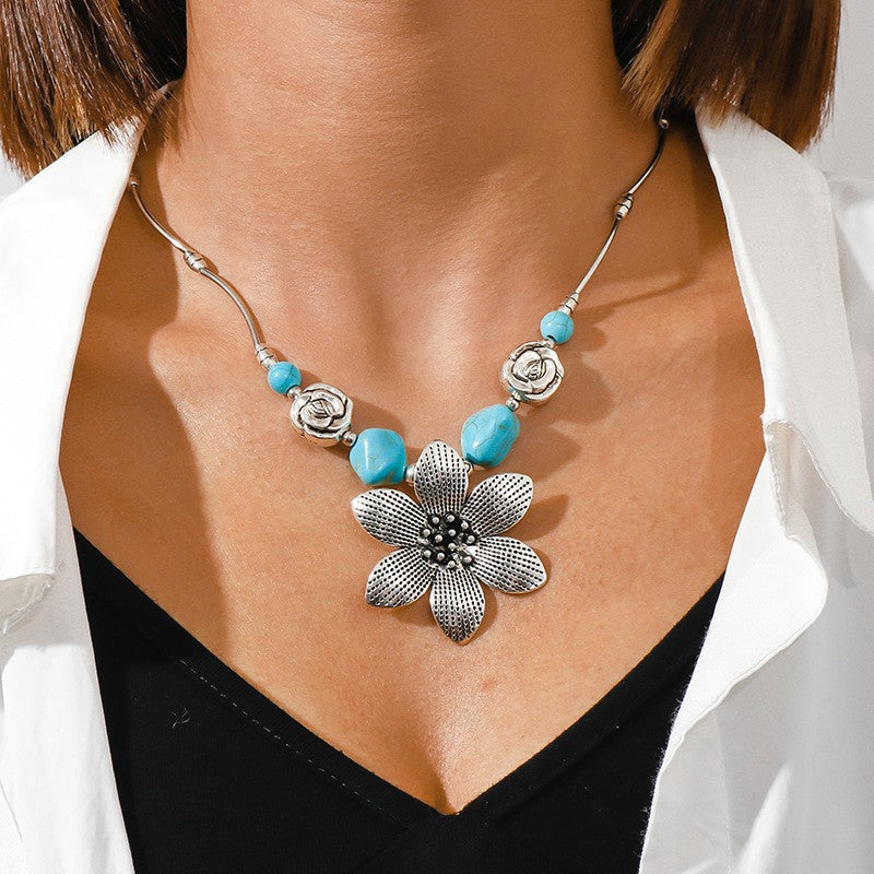Wholesale Heart-shaped flower turquoise pendant necklace