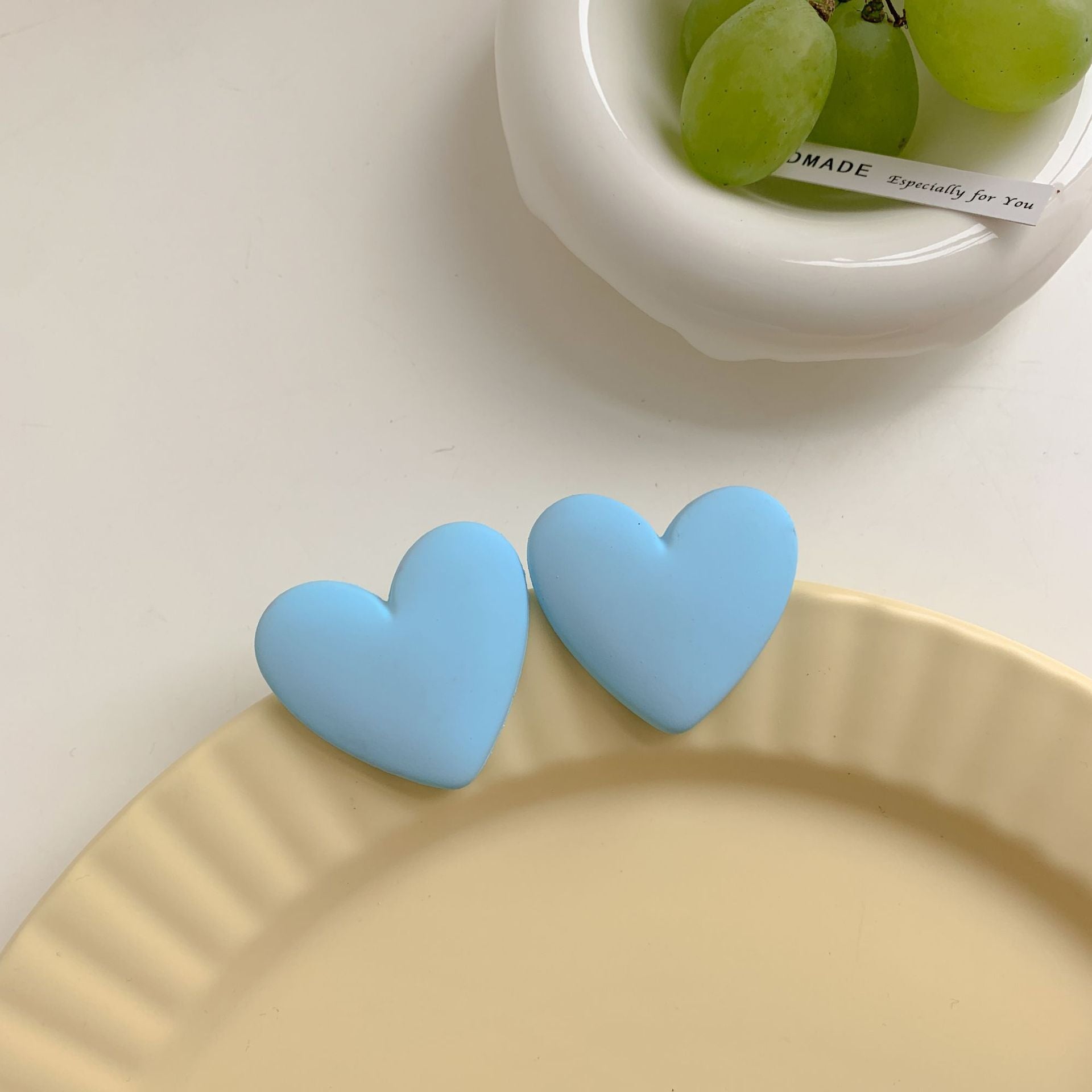 Wholesale spray painted candy color heart shaped acrylic earrings