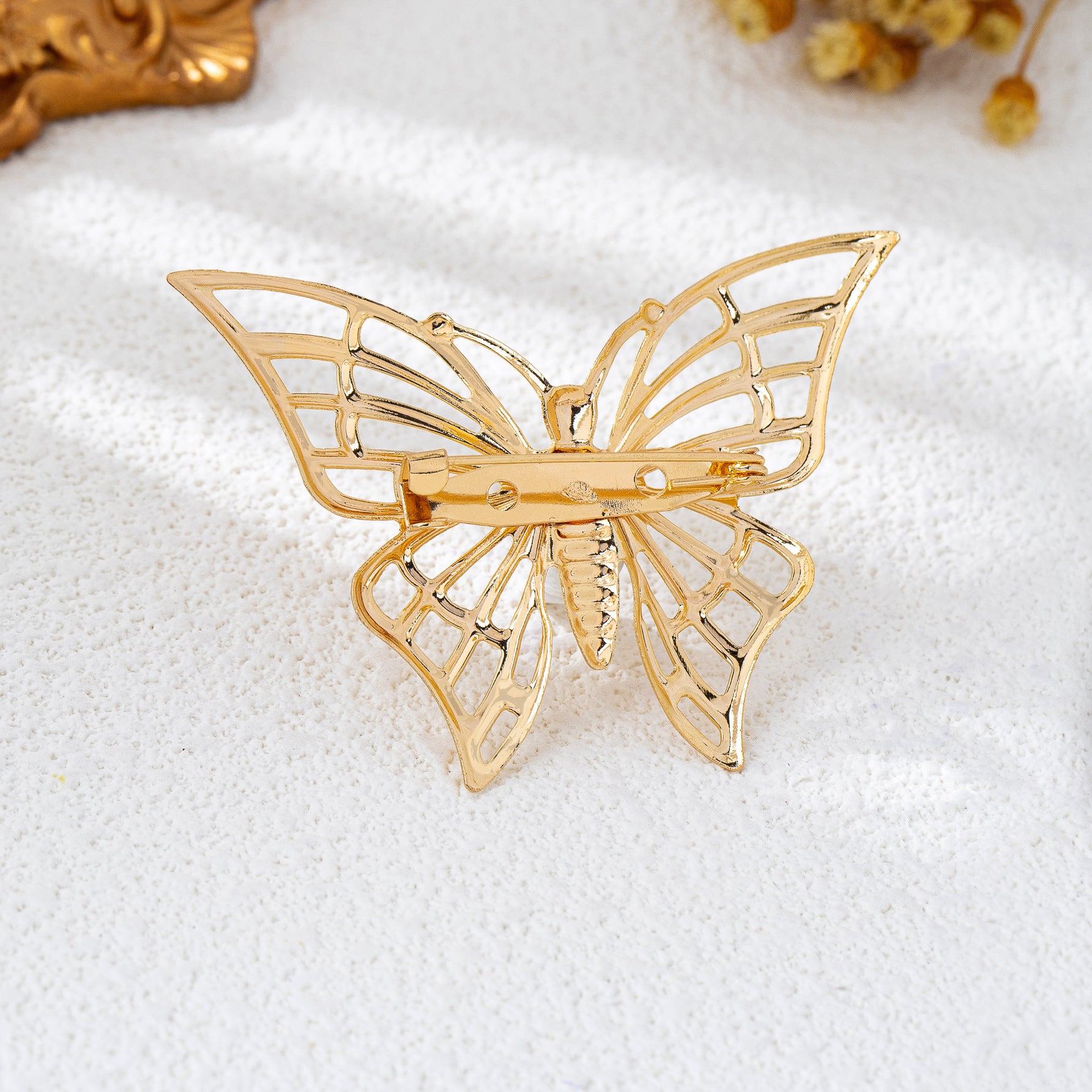Wholesale Stylish Gold Hollow Butterfly Brooch Pin For Women Daily Party Fashion Accessory