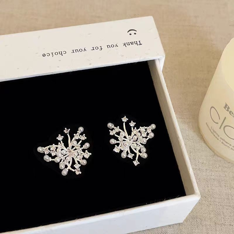 Wholesale Alloy Electroplated Hollow Zircon Stud Earrings Geometric Design Party Jewelry Gift for Women