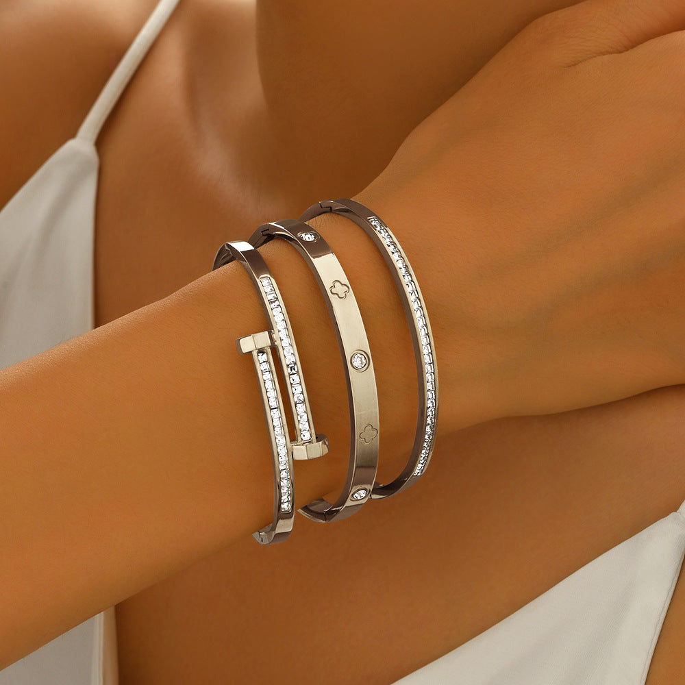 Wholesale Titanium Steel Electroplated Four-Leaf Clover Starry Sky Bracelet Gift Fashion Accessory