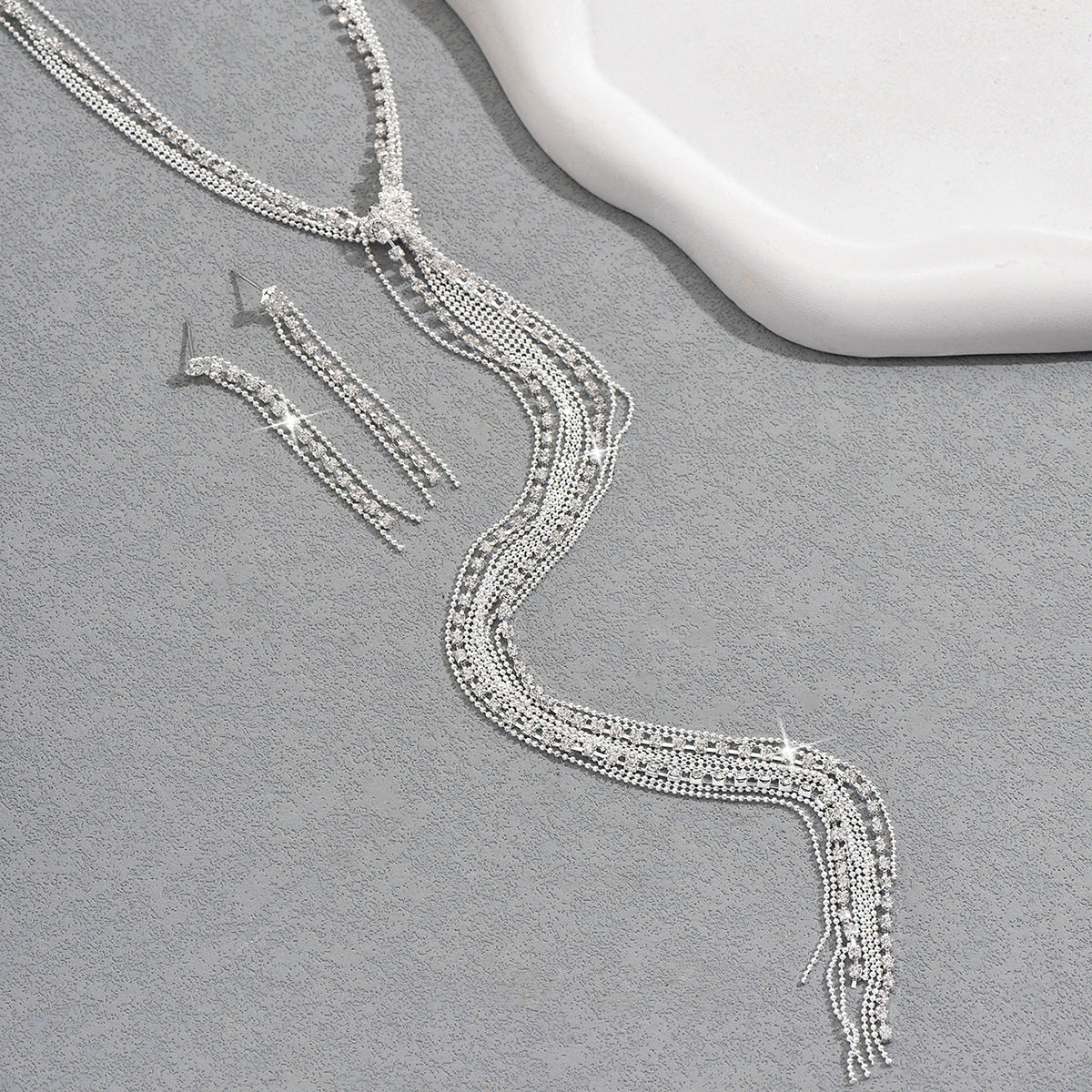 Wholesale  Exaggerated  Fashion Necklace Long Eardrop Water Drop Necklace