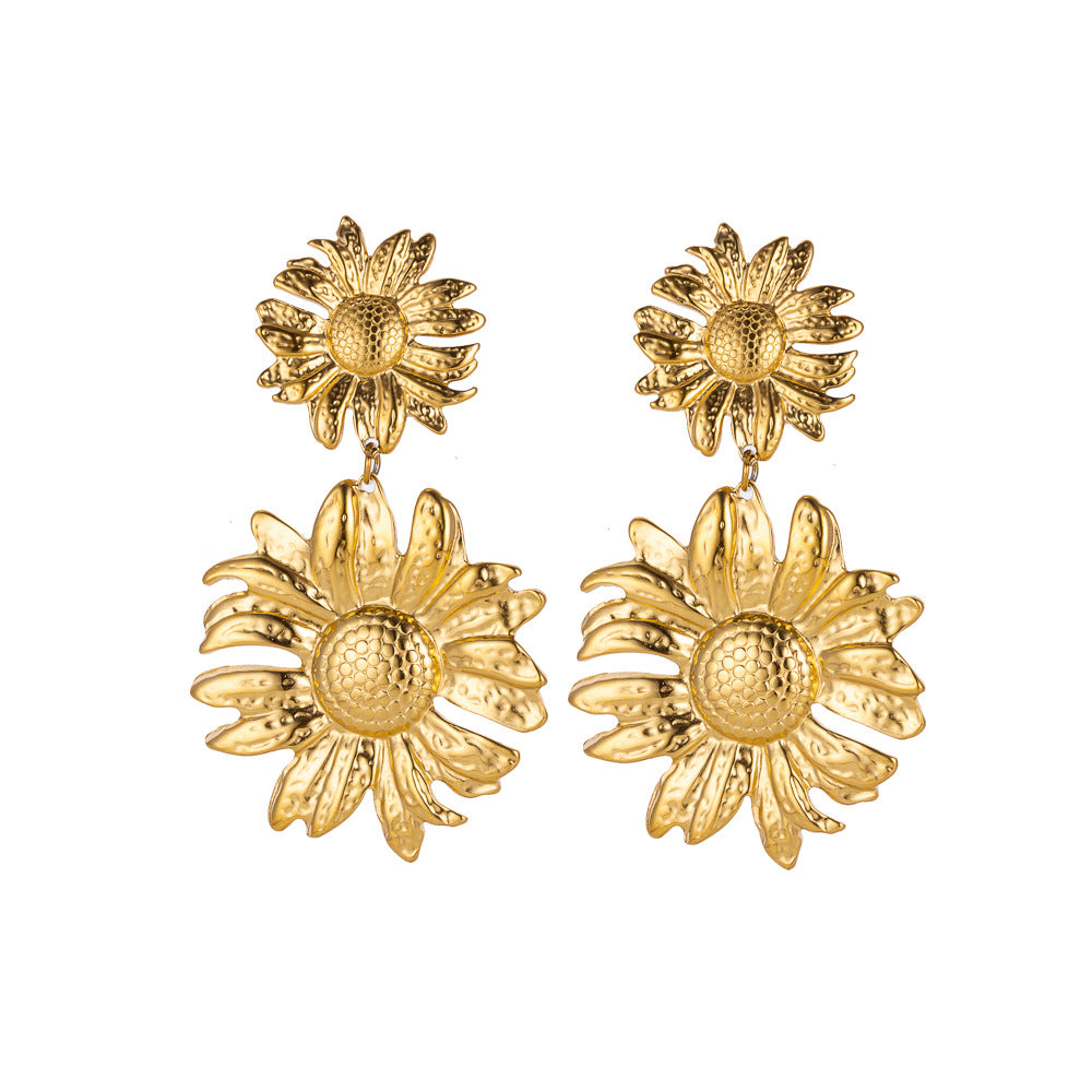 Wholesale retro  titanium steel fashion ladies flower earrings