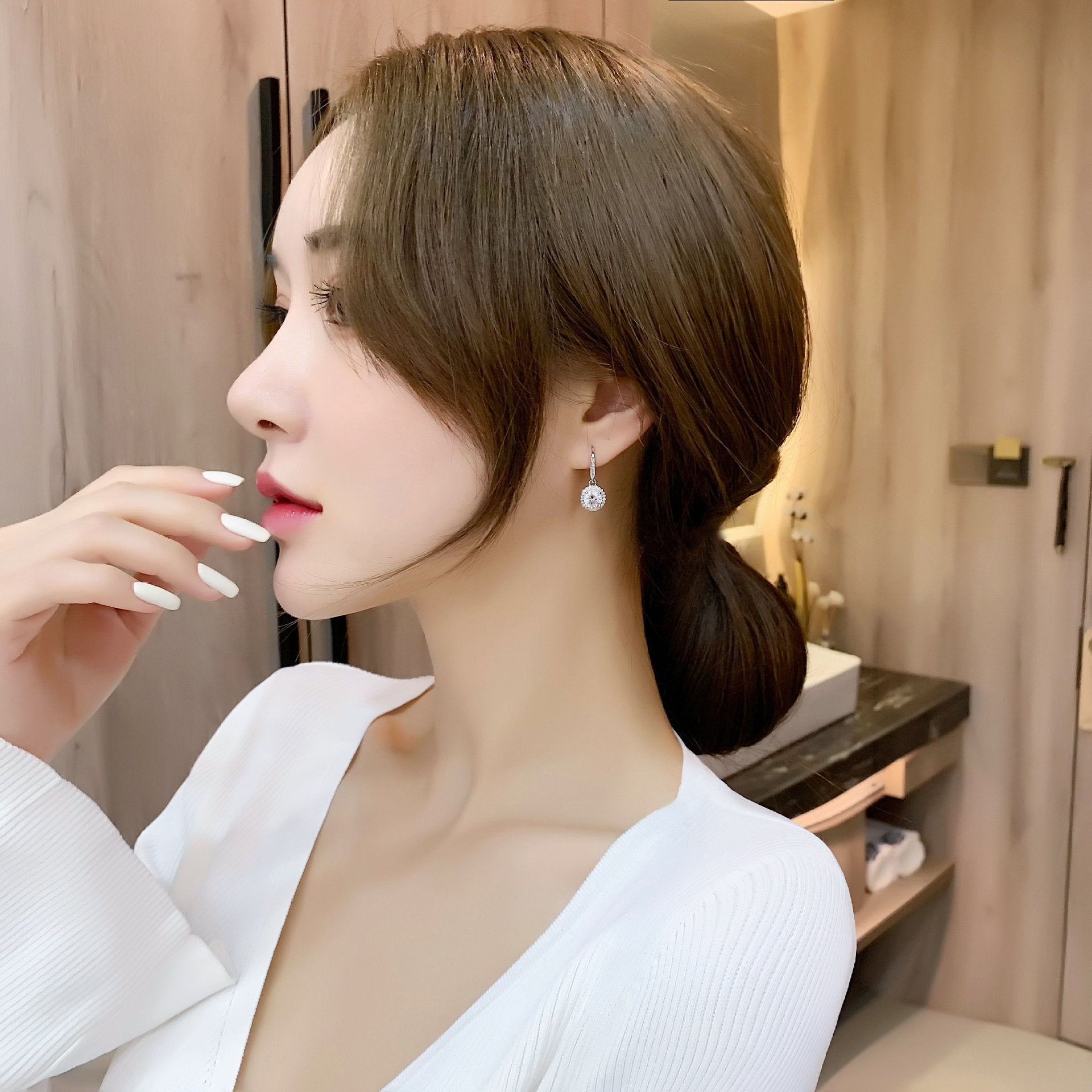 Wholesale  moissanite earhook four claws moissanite round earrings