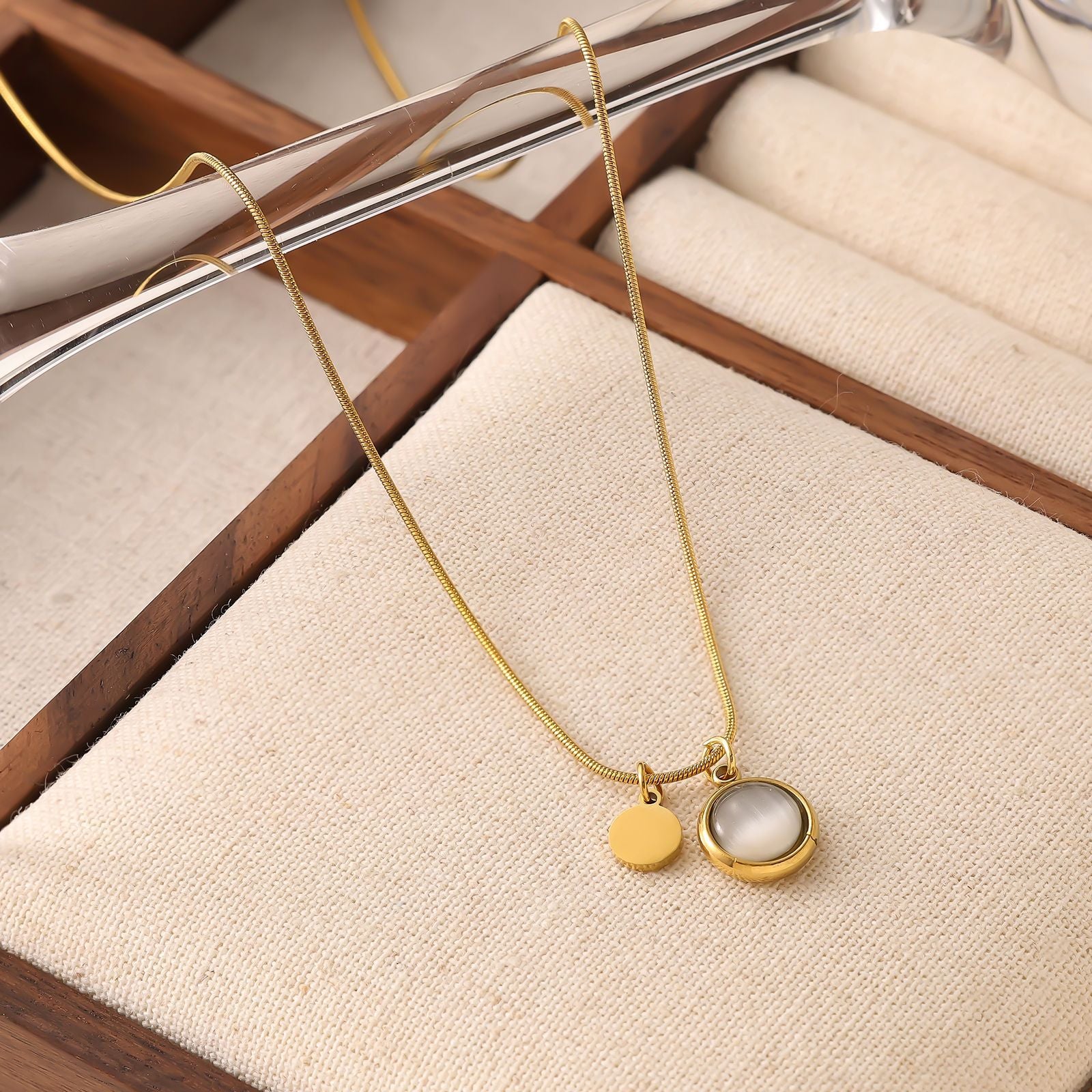 Wholesale Titanium steel cat' s eye necklace