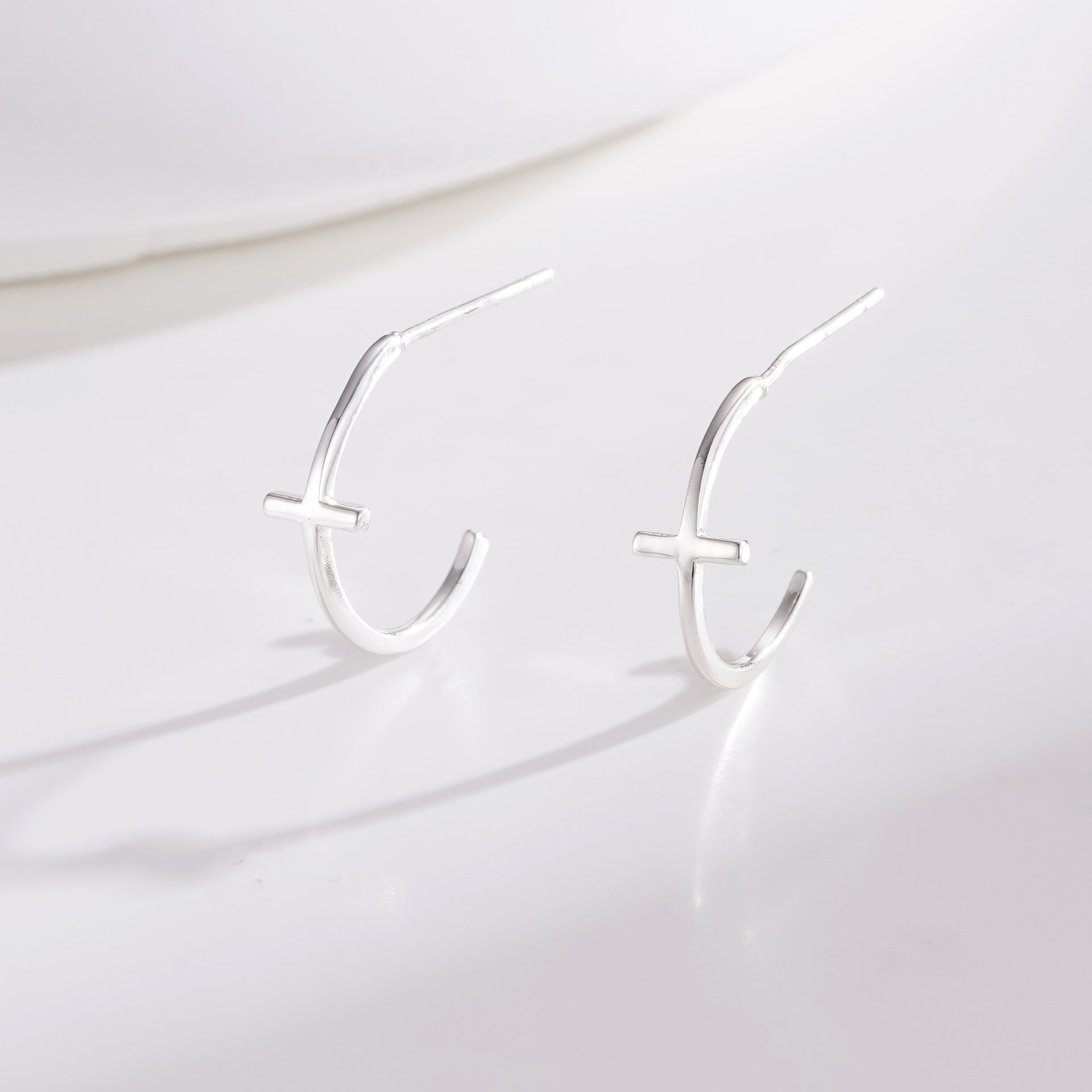 Wholesale  full diamond butterfly ear buckle hollow earrings