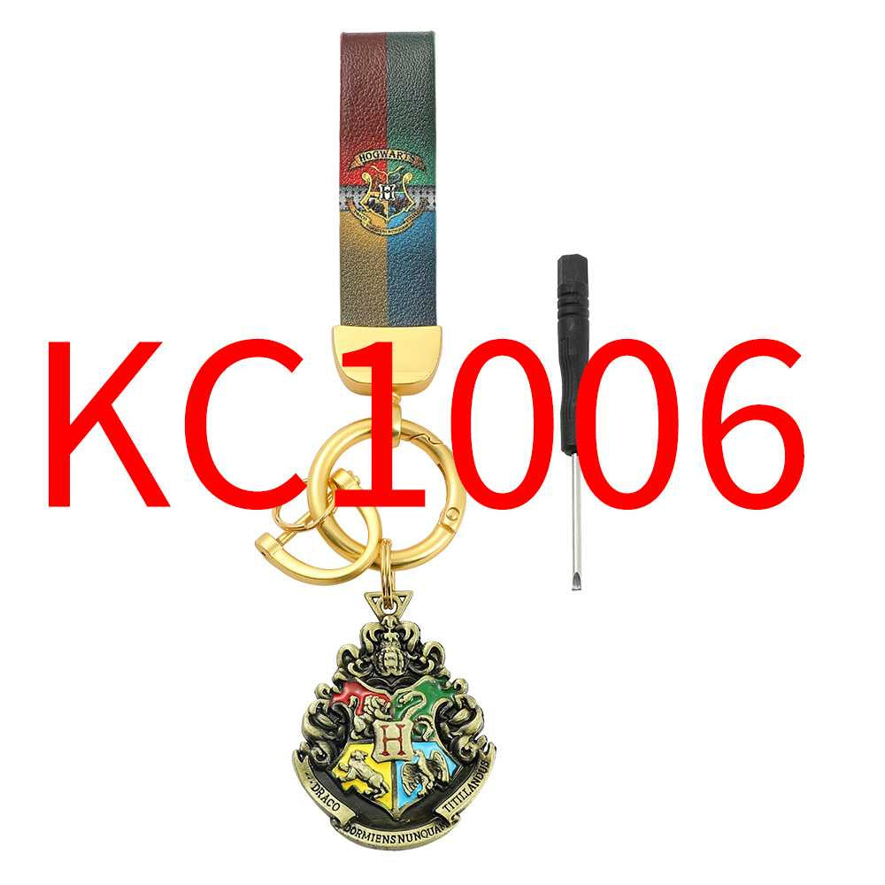 Wholesale 5pcs Fashionable and creative keychains