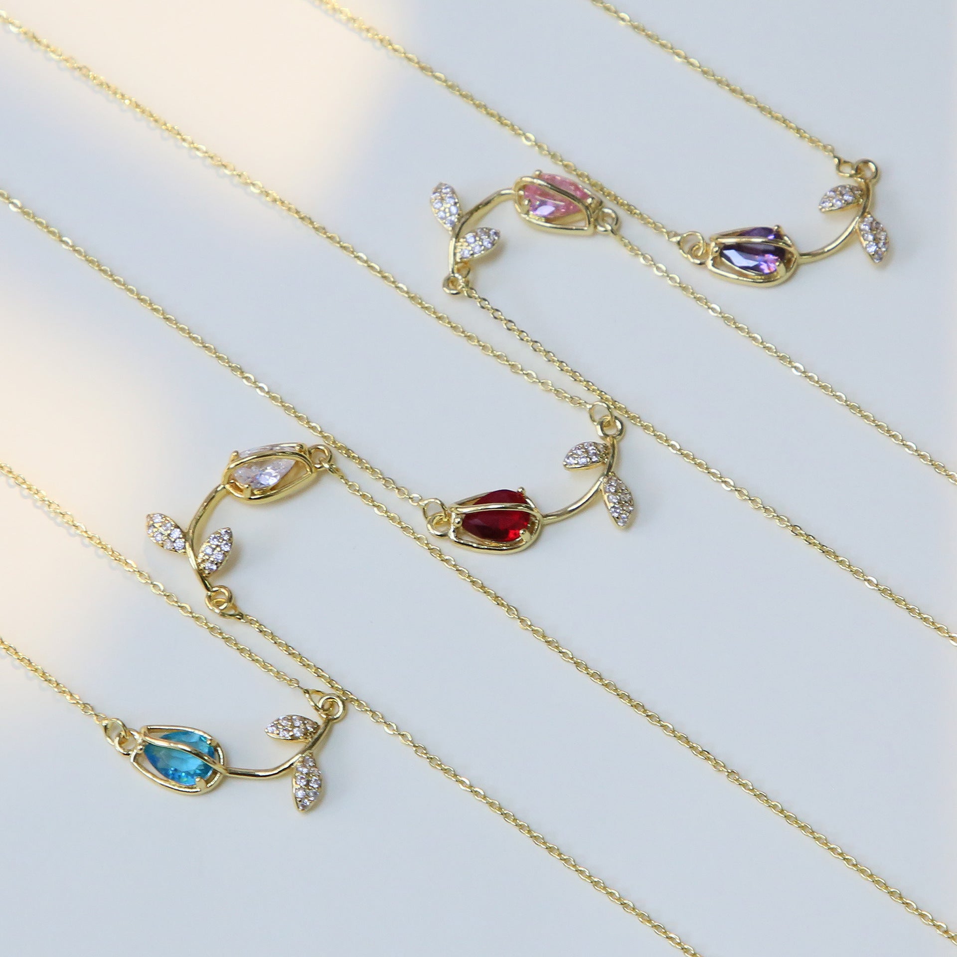 Wholesale Light luxury full diamond zircon rose flower pendant necklace