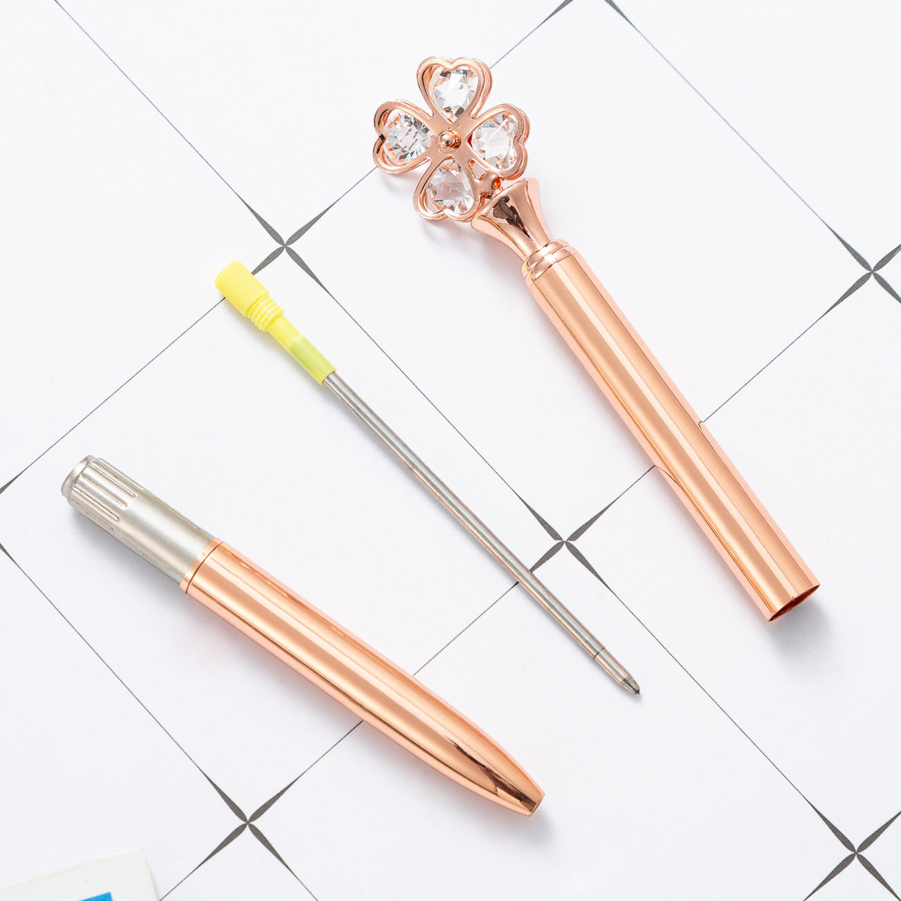 Wholesale  four-leaf clover shape wave point ballpoint pen