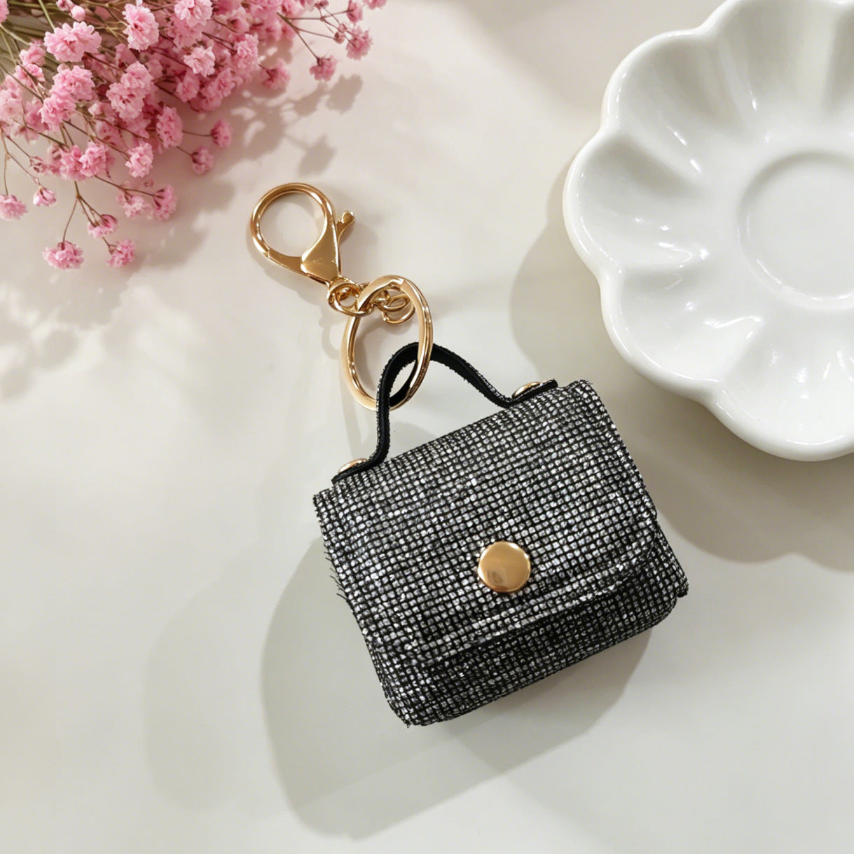 Wholesale Stylish Red Leather Earphone Bag Keychain with Fine Grid Pattern Fashion Accessory