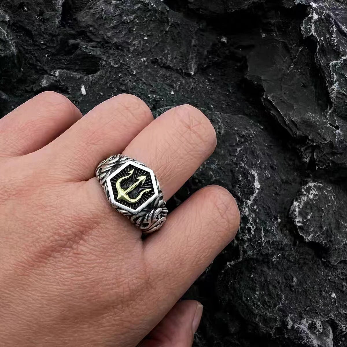 Wholesale Vintage Cross Anchor Ring Men' s Hip Hop Punk Adjustable Ring Fashion Accessory