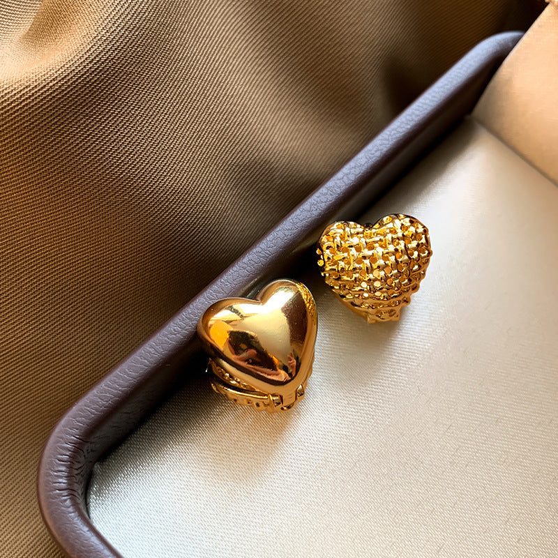 Wholesale  Heart-Shaped Hollow Stud Earrings