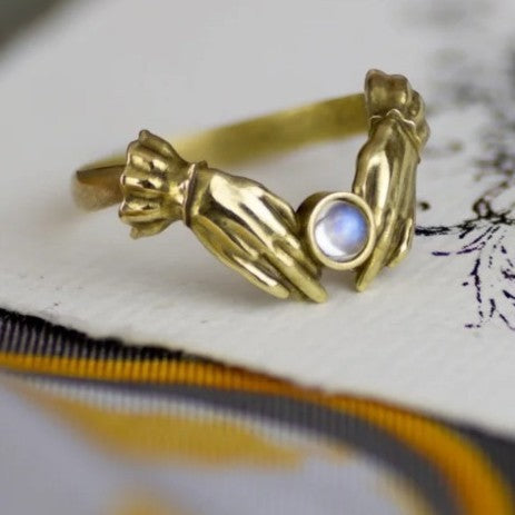 Wholesale Hands Guarding Retro Gem Ring